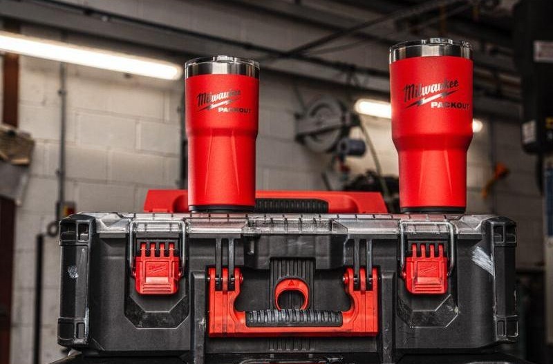 PACKOUT термокружка 887 мл, красная, Milwaukee, 4932479075